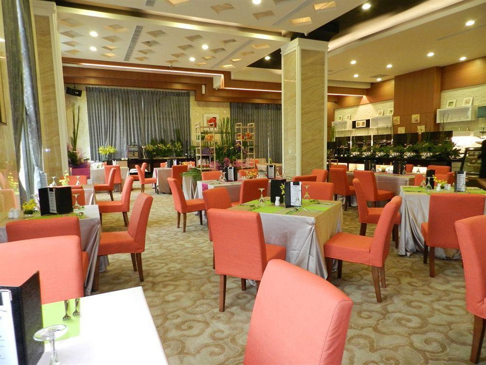 Royal Chiayi Hotel Exterior foto