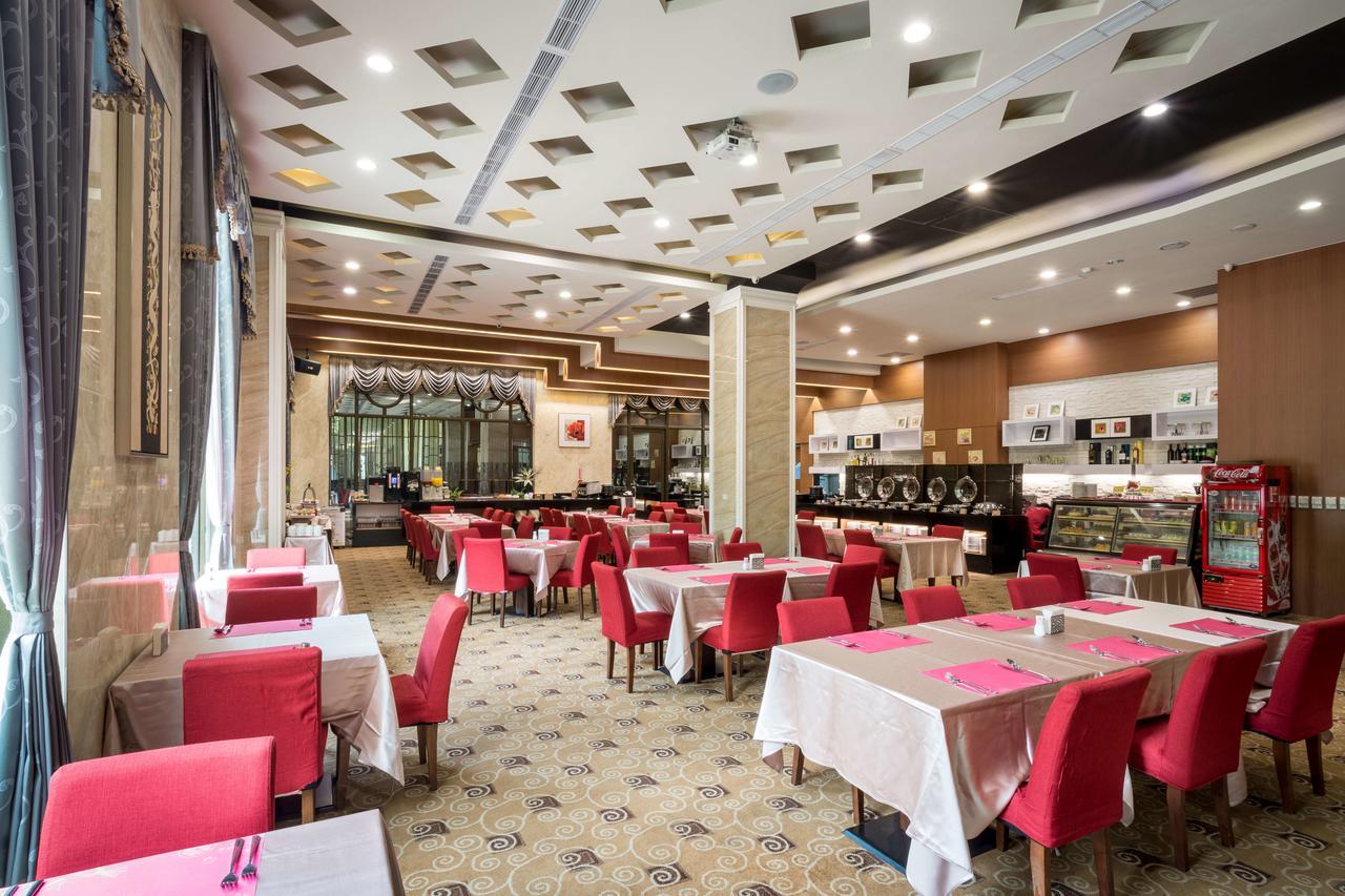 Royal Chiayi Hotel Exterior foto