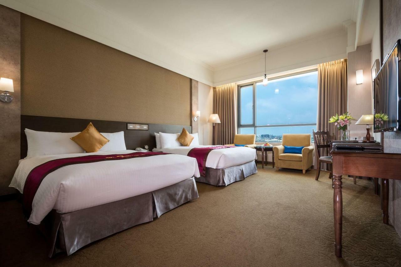 Royal Chiayi Hotel Exterior foto